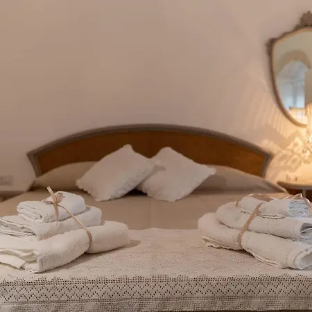 La Casetta Di Erasmina Apartmán *